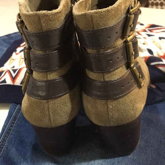 Adorable Brown Suede Booties! - Picture 6 of 6